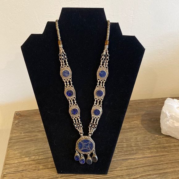 Elegant Blue and Silver Necklace - Picture 2 of 7